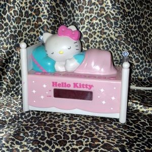 Hello kitty alarm clock/radio